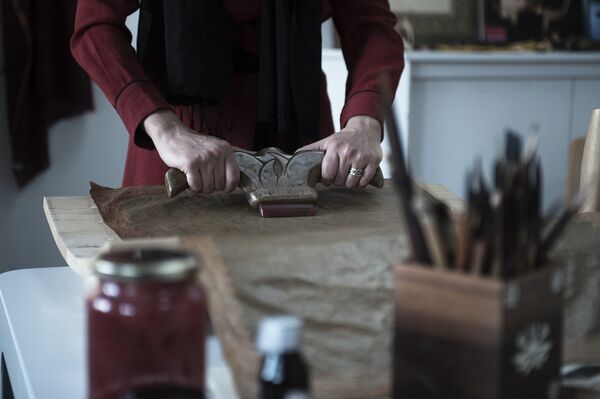 Calligraphy Paper Preparation 02. Credit: